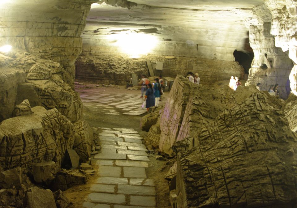 Photo of Belum Caves, Kolimigundla, Andhra Pradesh, India by Amit Pal