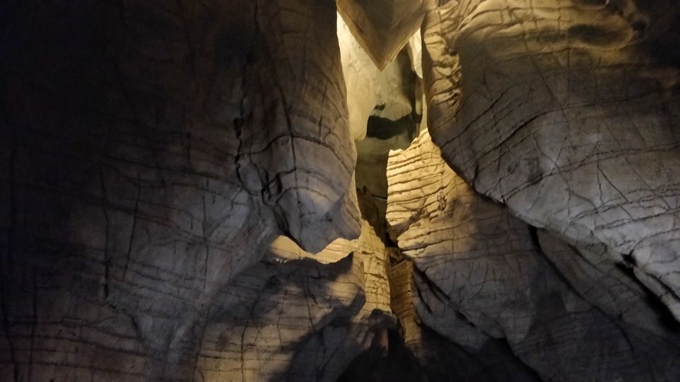 Photo of Belum Caves, Kolimigundla, Andhra Pradesh, India by Amit Pal
