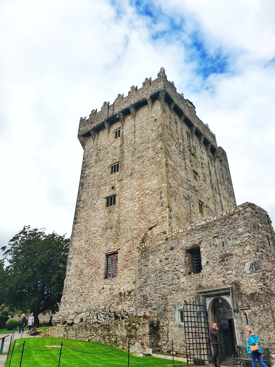 Photo of The Emerald Isle : Ireland #ThatLongWeekend by Karishma Shaikh
