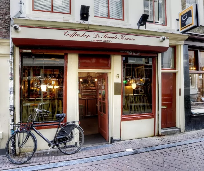 Photo of Tweede Kamer Coffeeshop, Heisteeg, Amsterdam, Netherlands by Karishma Shaikh