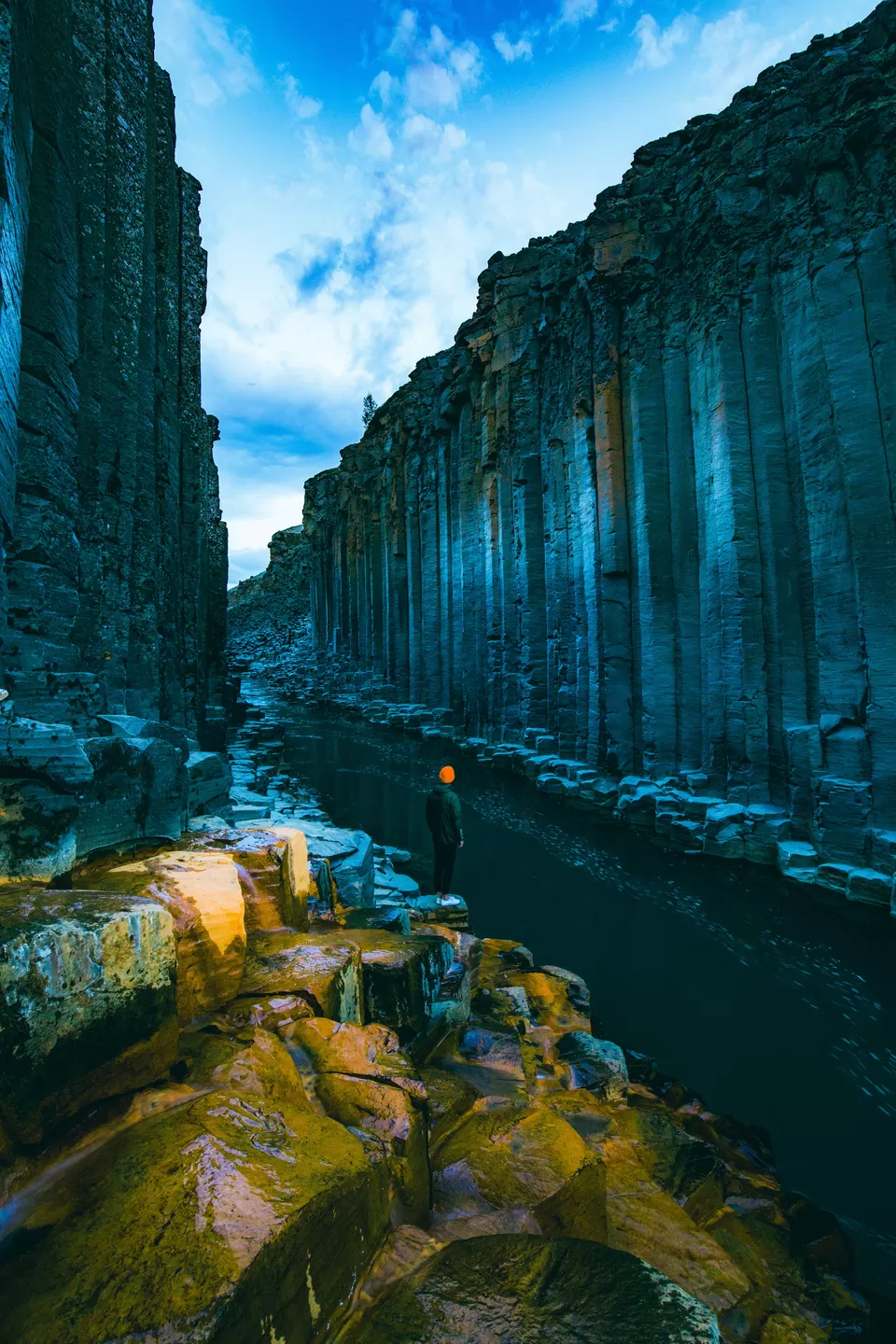 Photo of Stuðlagil Canyon, Jökuldalsvegur, Egilsstadir, Iceland by Karishma Shaikh