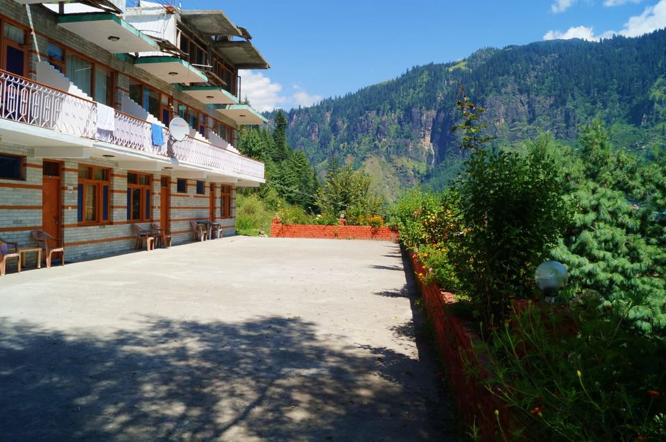 Photo of A Complete List of All Hostels in Manali That Are a Location in Themselves! by Karishma Shaikh