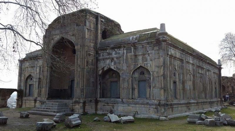 Photo of कश्मीर की वादियों में छिपे हैं ये खज़ानें, इन्हें अपनी बेकट लिस्ट में जोड़ना ना भूलें! by Rishabh Dev