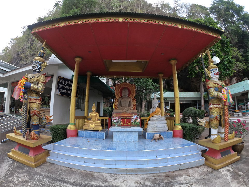Photo of 1237 steps, Tiger cave: Place Must visit in Krabi thailand by Deepali Raikar | MoGdiaries