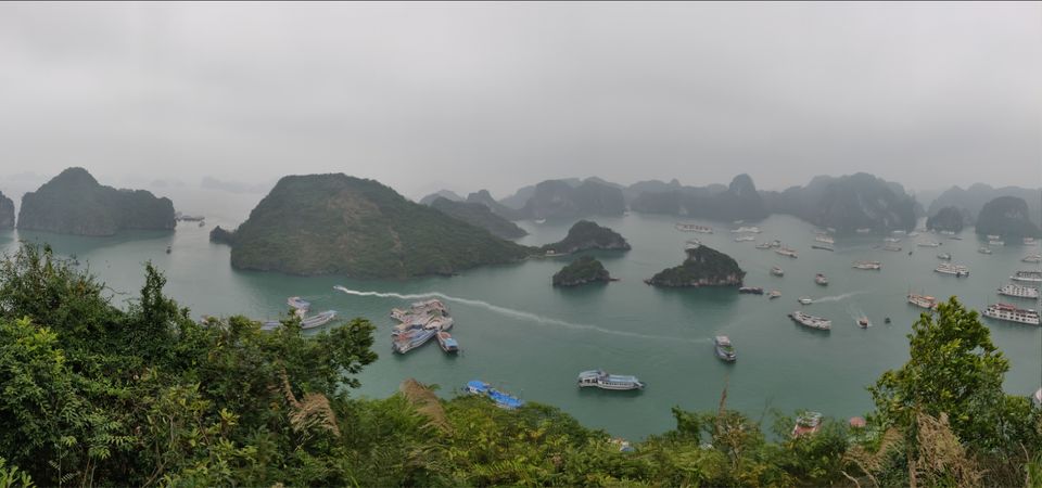 Photo of Hạ Long Bay, Thành phố Hạ Long, Quảng Ninh, Vietnam by Shruthi Rai