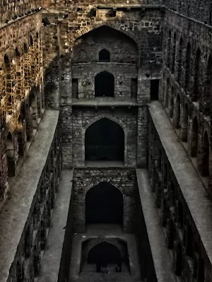 Photo of Agrasen ki baoli, Kasturba Gandhi Marg, near Diwanchand Imaging Centre, Hamdard Nagar, Vakil Lane, Mandi House, New Delhi, Delhi, India by Rachit Pandey