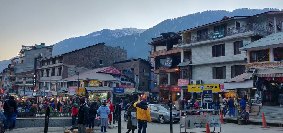 Photo of Mall Road, Manali, Himachal Pradesh by Kamal Preet Singh