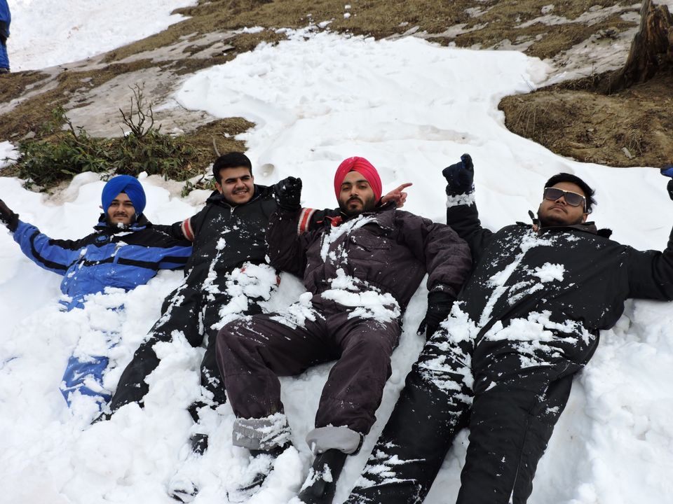 Photo of Gulaba Viewpoint, Kothi, Himachal Pradesh, India by Kamal Preet Singh