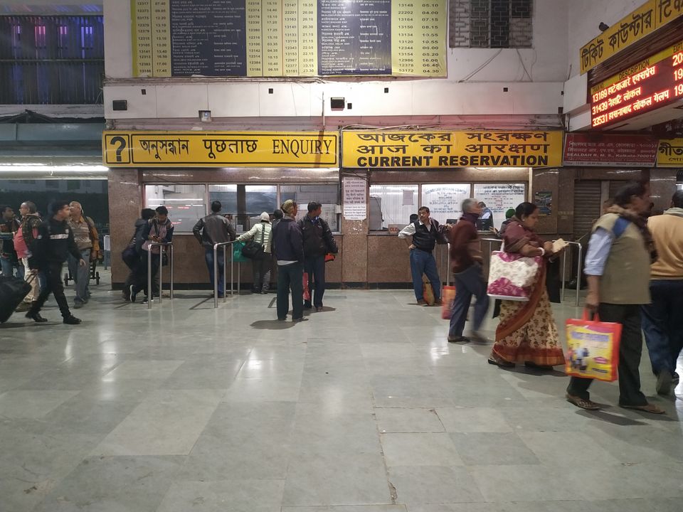 Photo of Sealdah Railway Station, Sealdah, Raja Bazar, Kolkata, West Bengal, India by Azum