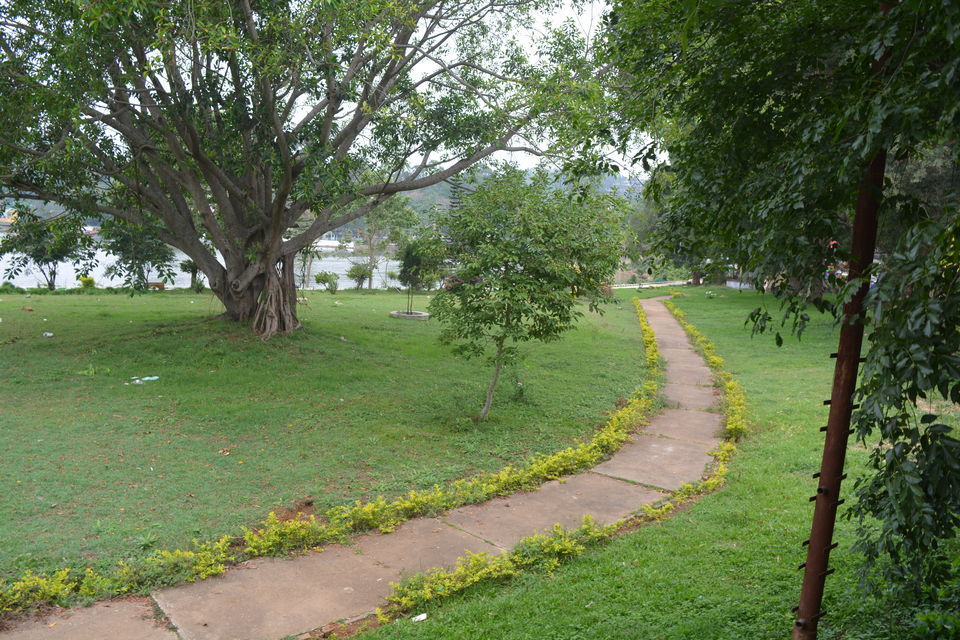 Photo of Yercaud Lake & Boat House (Emerald Lake), Lake Road, Yercaud, Tamil Nadu, India by Barani Ram