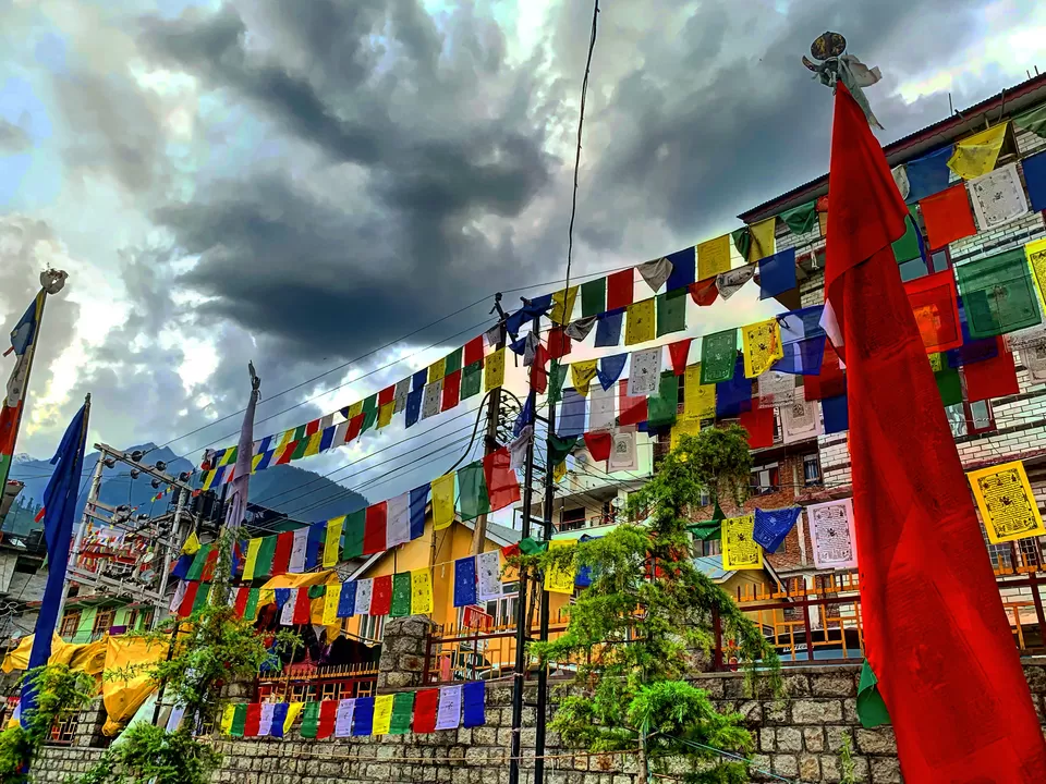Photo of Manali Mall Market, Mall Road, Siyal, Manali, Himachal Pradesh, India by Radhika