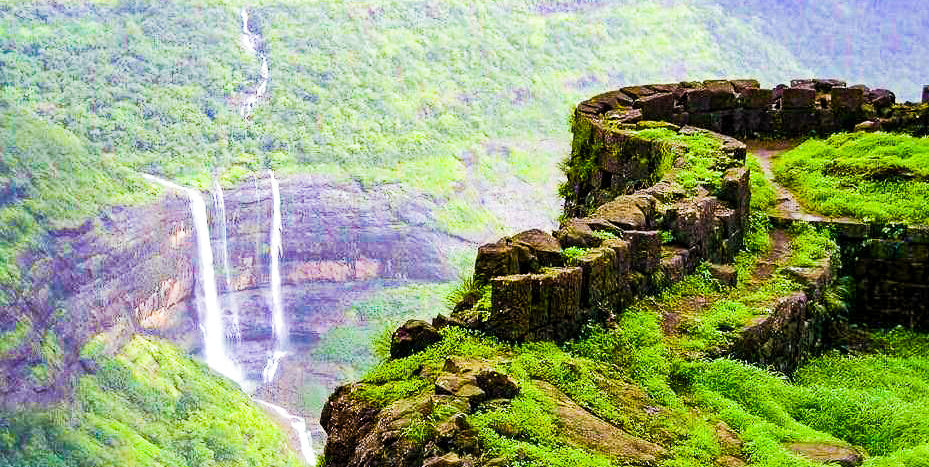 Photo of An Ancient Stronghold With Magical Fireflies (Rajmachi Trek) by Hima Jagadeesh