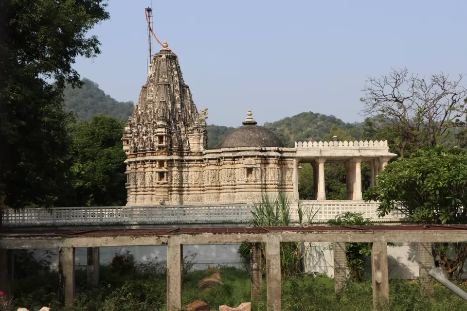 Photo of Ranakpur Jain Temple, Ranakpur Road, Sadri, Rajasthan, India by foodandtraveltales