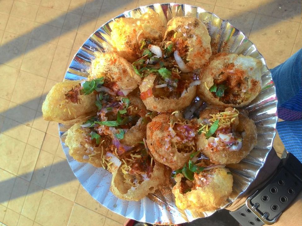 Photo of HUNGRY, GRAB A ₹100/- #streetfoodindia by sushant choudhury