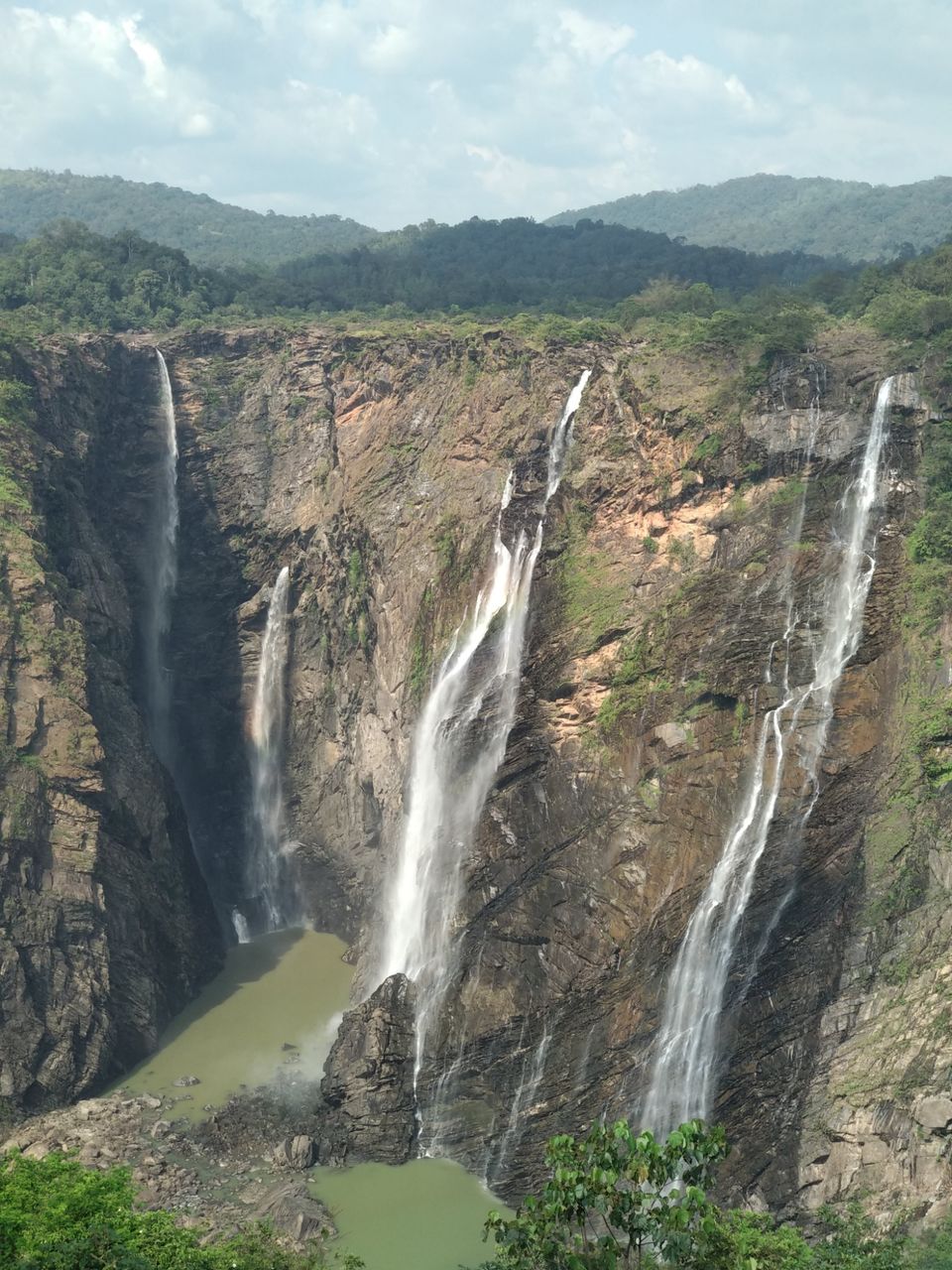 Photo of Jog Falls, Jog Falls, Karnataka, India by Pooja Jaiwardhan
