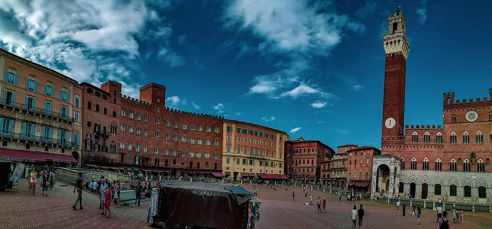 Photo of Piazza del Campo, Il Campo, Siena, Province of Siena, Italy by thewanderjoy