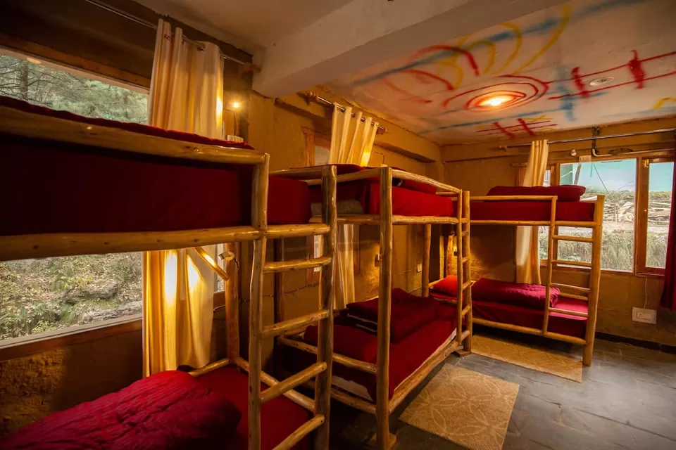 Photo of Mudhouse Experiential Hostel, Jibhi, Himachal Pradesh, Tehsil - Banjar, Jibhi, Himachal Pradesh, India by thewanderjoy