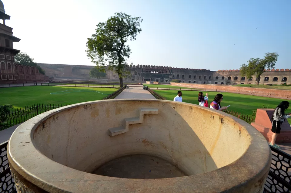 Photo of Jahangir's Hauz, Agra Fort, Rakabganj, Agra, Uttar Pradesh, India by Sushant Singhal