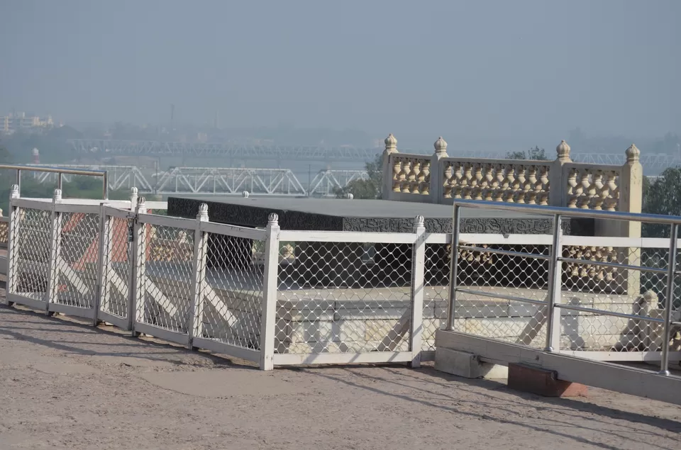 Photo of Takht-E-Jahangir, Agra Fort, Rakabganj, Agra, Uttar Pradesh, India by Sushant Singhal