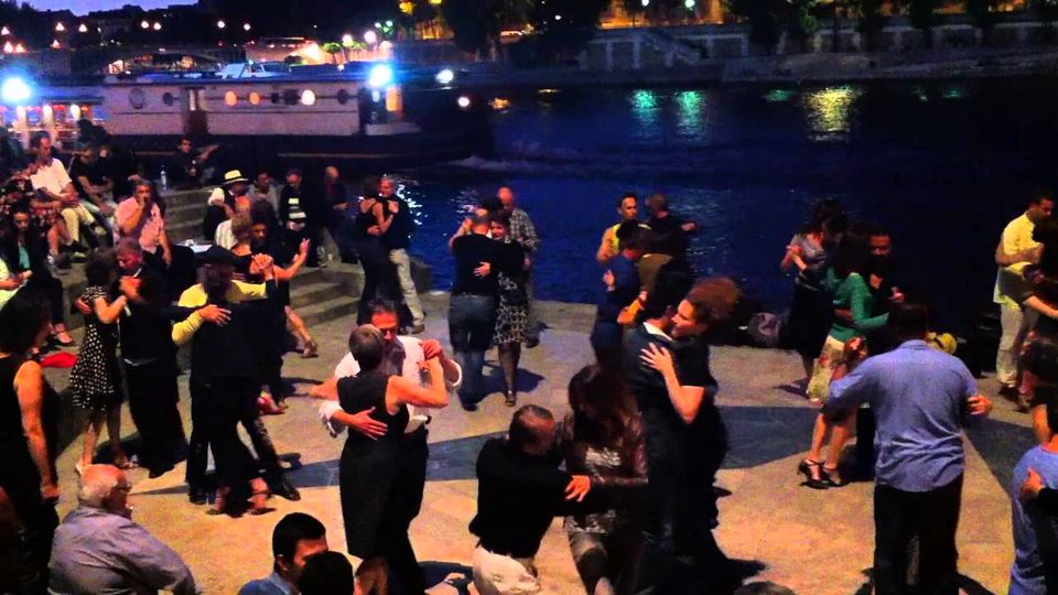 Photo of 7 of the Best Romantic Things to Do in Paris 6/7 by Prakash YuvaTrip