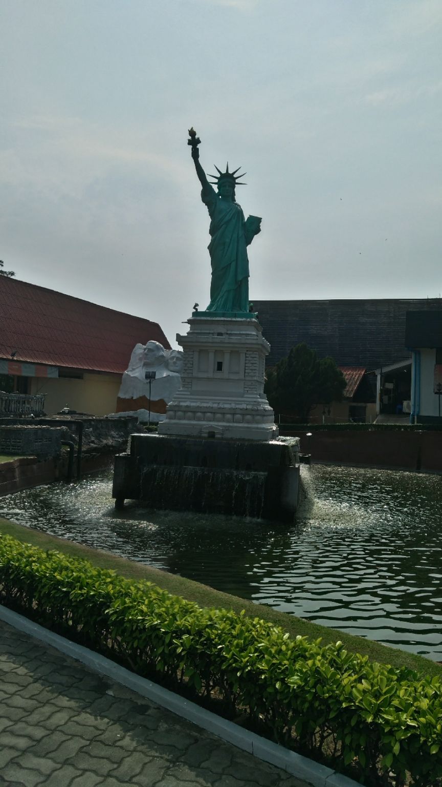 Photo of Pattaya City, Bang Lamung District, Chon Buri, Thailand by Tadasha Mishra