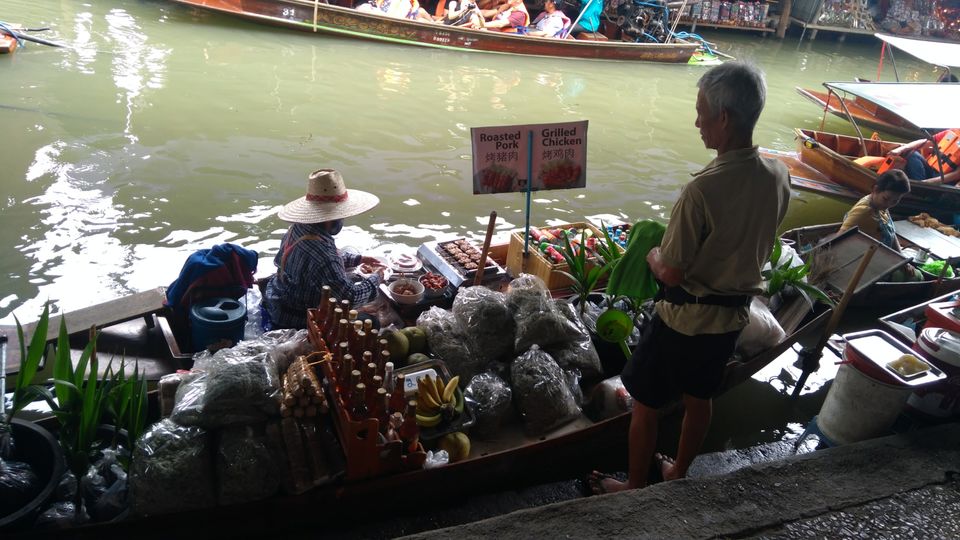 Photo of Damnoen Saduak Floating Market, Damnoen Saduak, Damnoen Saduak District, Ratchaburi, Thailand by Tadasha Mishra