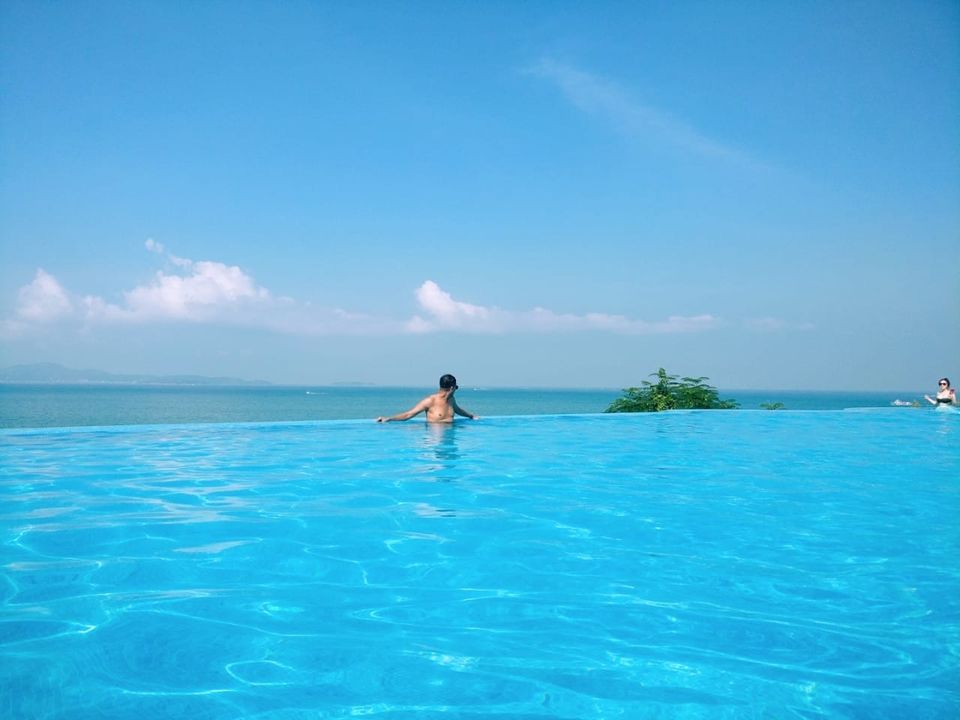 Photo of Royal Cliff Beach Hotel Phra Tamnak, Pattaya City, Bang Lamung District, Chon Buri, Thailand by The Journey