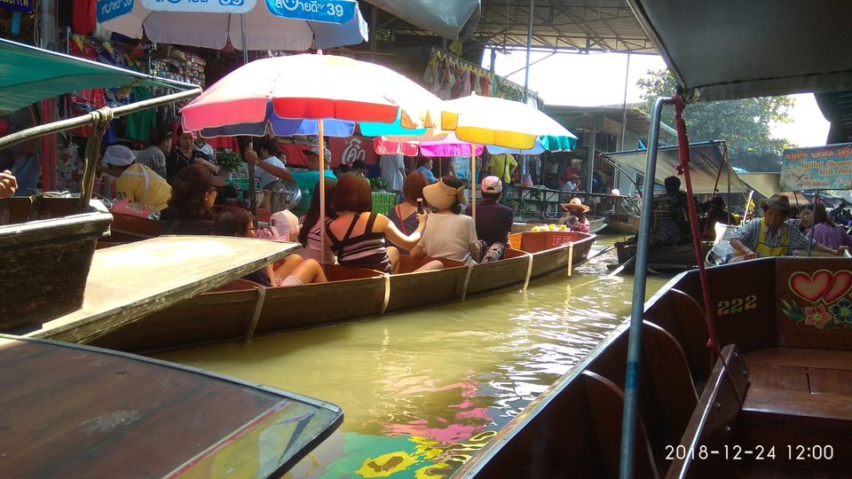 Photo of Damnoen Saduak Floating Market, Damnoen Saduak, Damnoen Saduak District, Ratchaburi, Thailand by The Journey