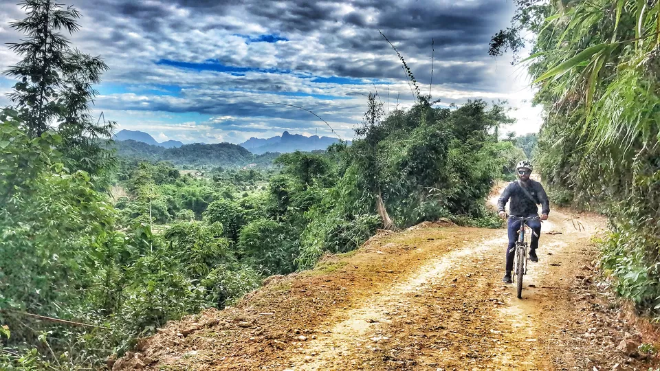 Photo of Vang Vieng by Shahzad Brat
