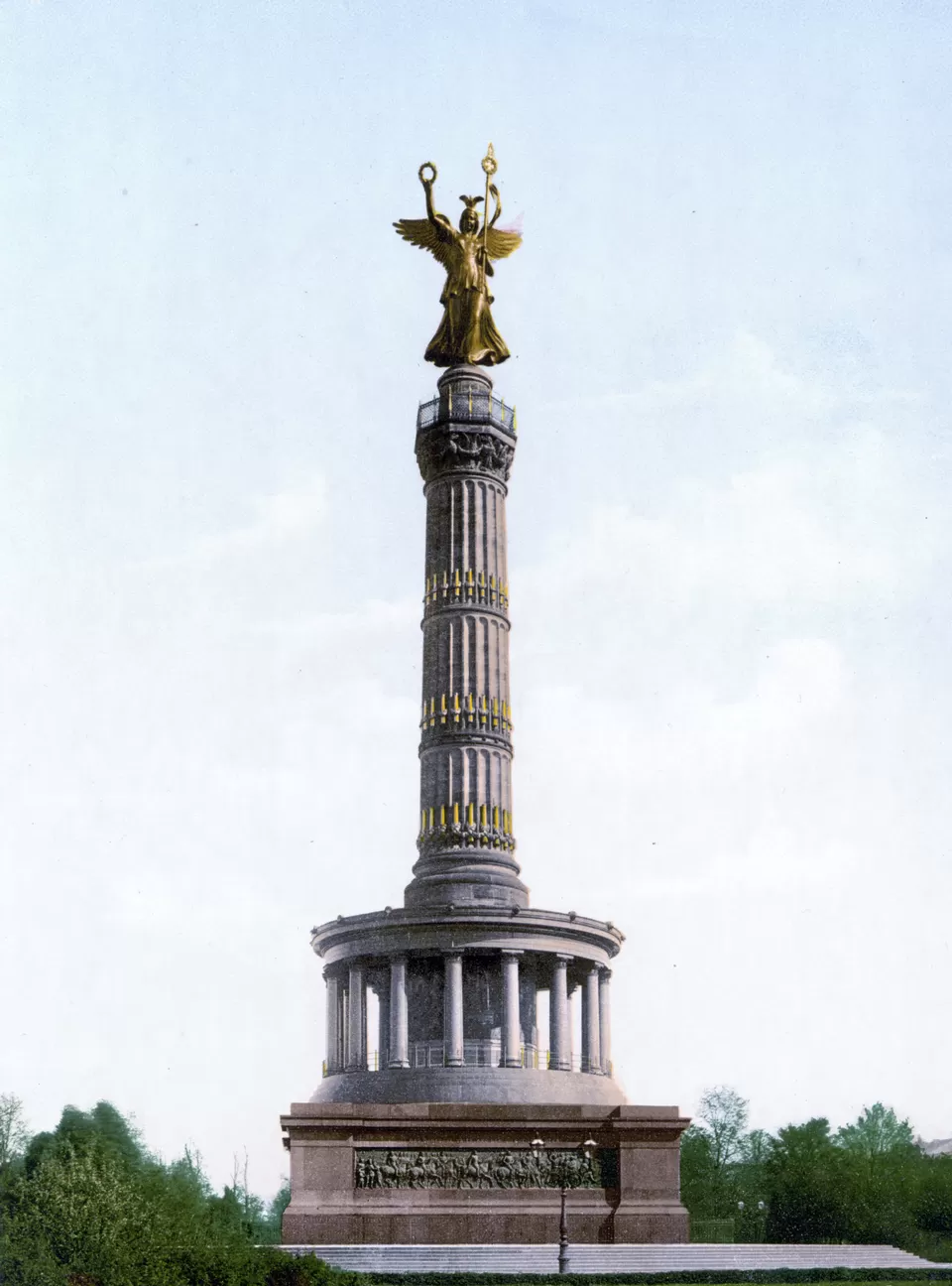 Photo of Siegessäule, Großer Stern, Berlin, Germany by Santa Jocita