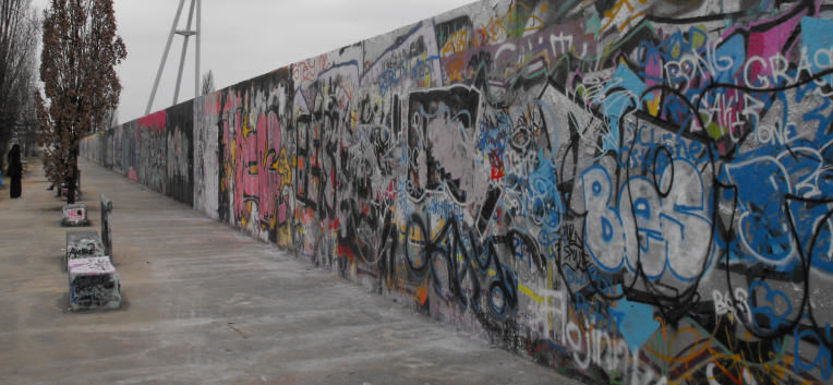 Photo of Berlin Wall Memorial, Bernauer Straße, Berlin, Germany by Santa Jocita