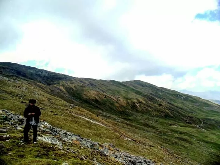 Photo of Bhagwa Basa, Roopkund Trail, Uttarakhand, India by Nishchay Tewari