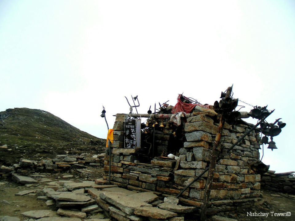 Photo of Bhagwa Basa, Roopkund Trail, Uttarakhand, India by Nishchay Tewari
