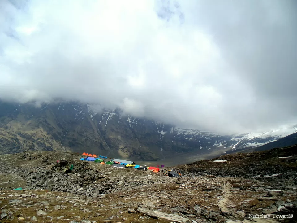 Photo of Bhagwa Basa, Roopkund Trail, Uttarakhand, India by Nishchay Tewari