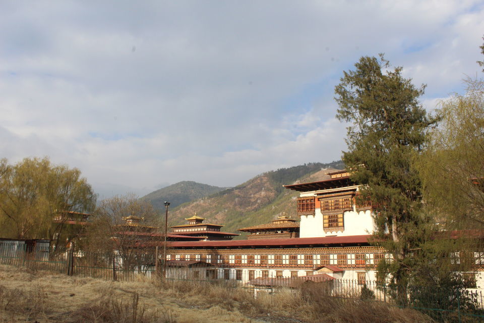 Photo of Tashichho Dzong, Chhagchhen Lam, Thimphu, Bhutan by 2itchyfeets