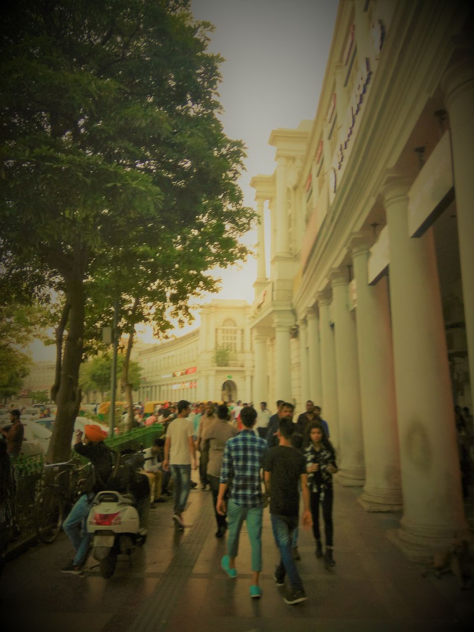 Photo of Witness the Life in Connaught Place by Hemanth Bhargav Murthy (Hemuu)