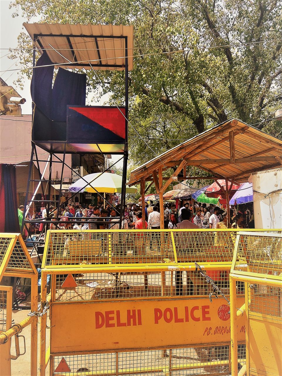Photo of The Best time to Visit the Street Shopping Heaven, Sarojini Nagar! 8/8 by Hemanth Bhargav Murthy (Hemuu)