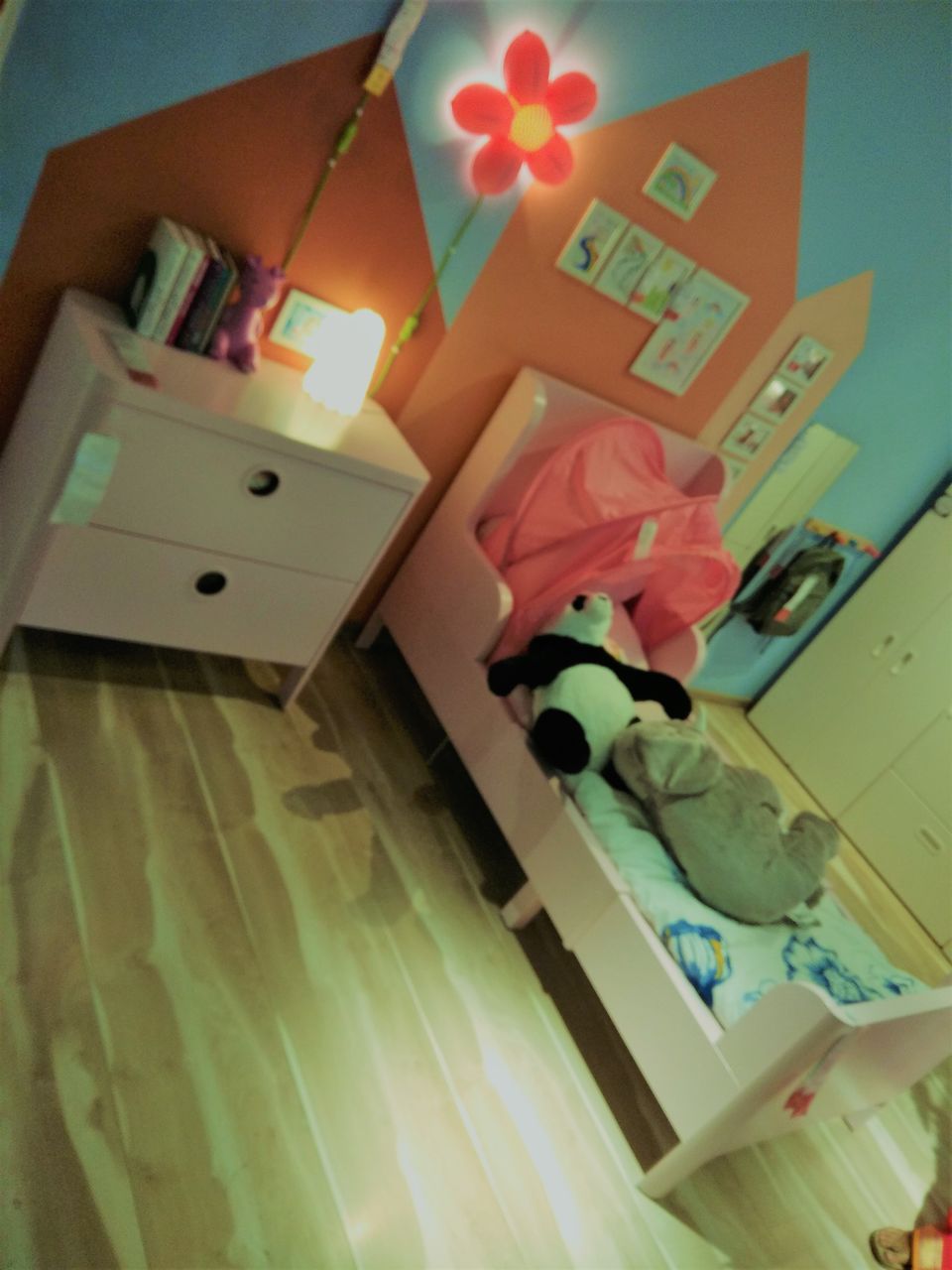 Photo of An afternoon at a Furnishing Heaven, IKEA Hyderabad. by Hemanth Bhargav Murthy (Hemuu)