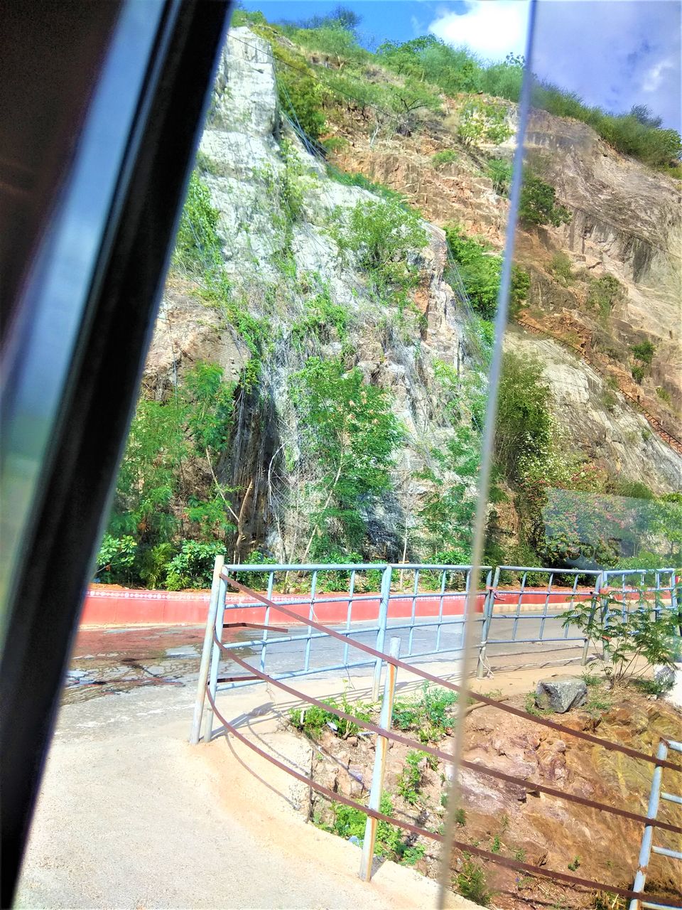 Photo of The Beauty and scenic view of Indrakeeladri, Vijayawada. by Hemanth Bhargav Murthy (Hemuu)