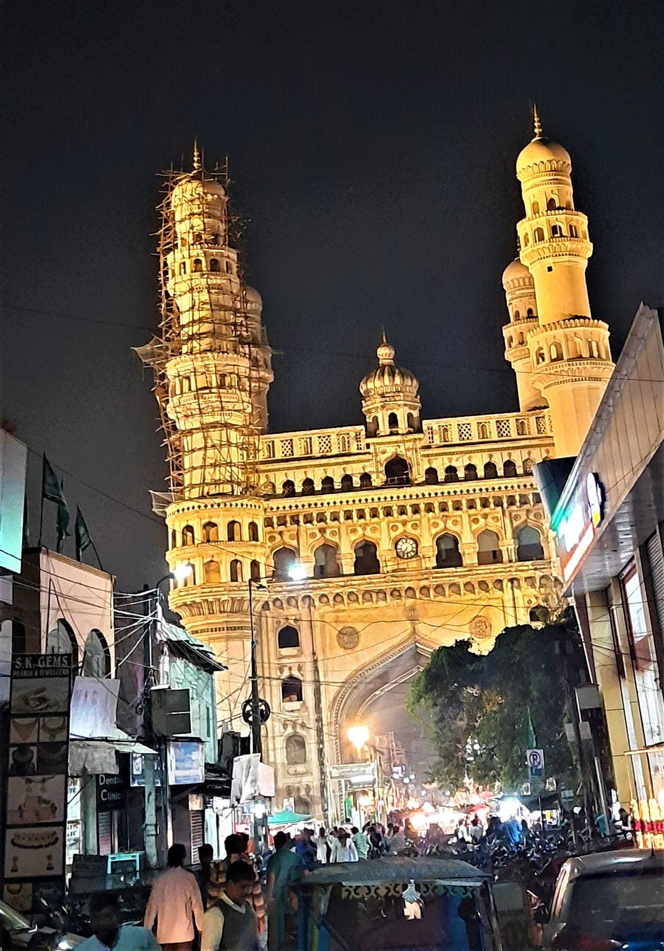 Photo of The inexplicable beauty of Charminar and the awe struck shopping experience of Laad Bazaar! by Hemanth Bhargav Murthy (Hemuu)