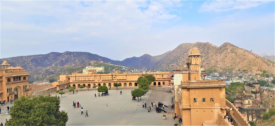 Photo of The Panoramic view from the coolest Diwan-i-aam of Amber Fort, is easy on the eye, Amer, Rajasthan! by Hemanth Bhargav Murthy (Hemuu)