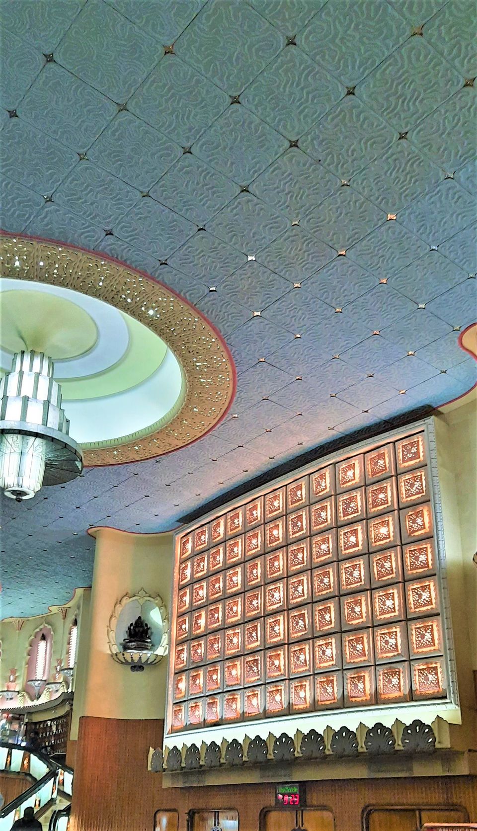 Photo of Welcome to the Asia's largest movie theater, Raj Mandir, Jaipur! by Hemanth Bhargav Murthy (Hemuu)