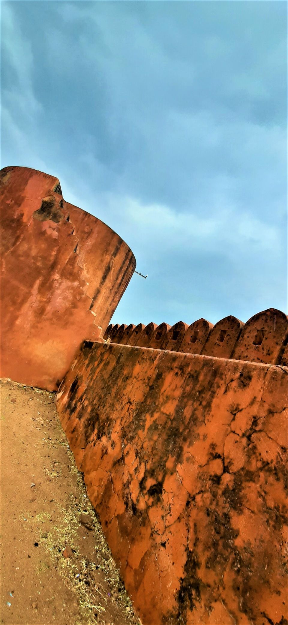 Photo of Under the Dark Clouds and rain soaked floors, the walls of Jaigarh Fort, look ravishingly vintage! by Hemanth Bhargav Murthy (Hemuu)
