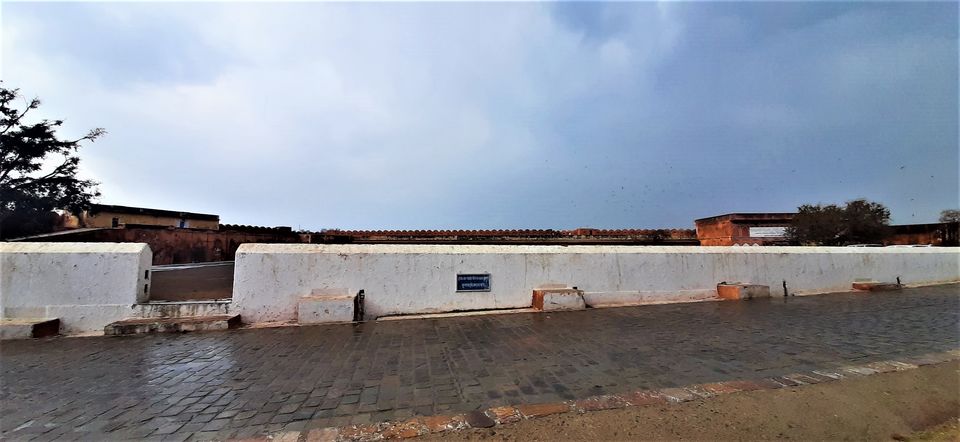 Photo of Under the Dark Clouds and rain soaked floors, the walls of Jaigarh Fort, look ravishingly vintage! by Hemanth Bhargav Murthy (Hemuu)
