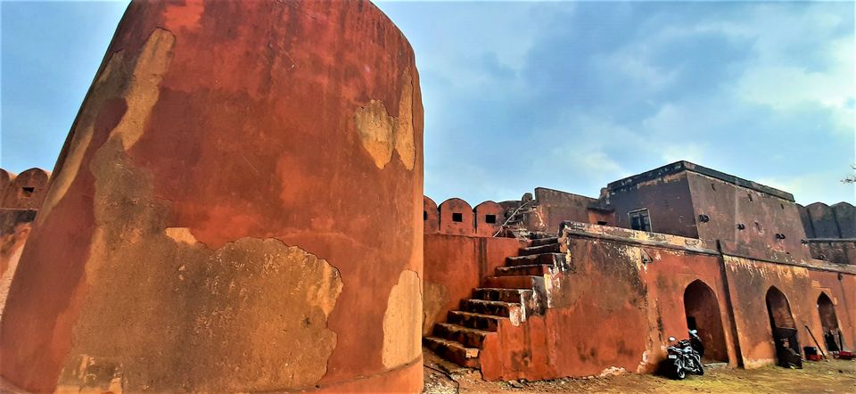 Photo of Under the Dark Clouds and rain soaked floors, the walls of Jaigarh Fort, look ravishingly vintage! by Hemanth Bhargav Murthy (Hemuu)