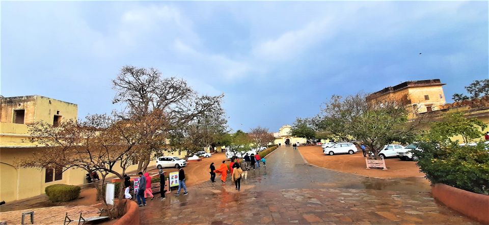 Photo of Under the Dark Clouds and rain soaked floors, the walls of Jaigarh Fort, look ravishingly vintage! by Hemanth Bhargav Murthy (Hemuu)