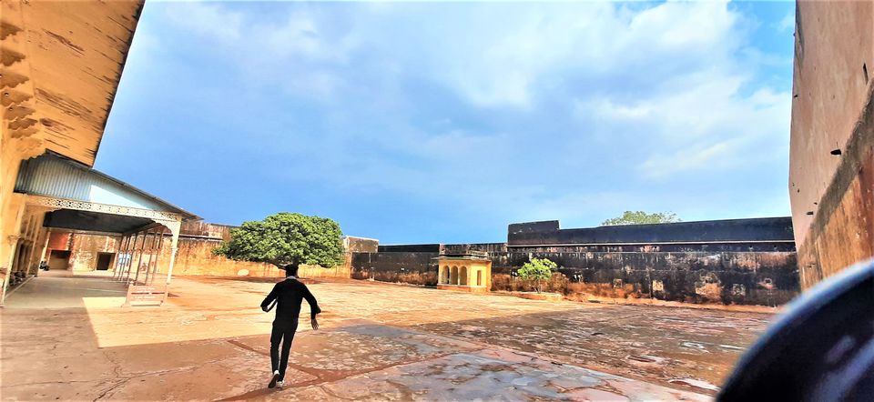 Photo of Under the Dark Clouds and rain soaked floors, the walls of Jaigarh Fort, look ravishingly vintage! by Hemanth Bhargav Murthy (Hemuu)