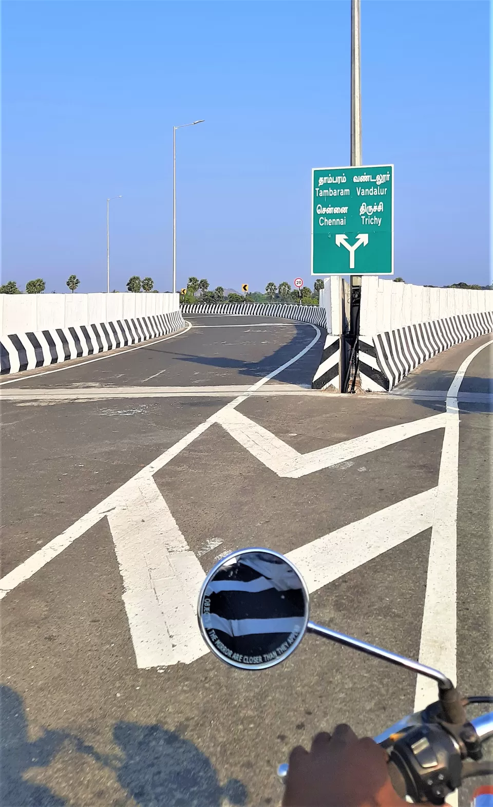 Photo of E C R Road, Pichanandal, Tamil Nadu, India by Hemanth Bhargav Murthy (Hemuu) 