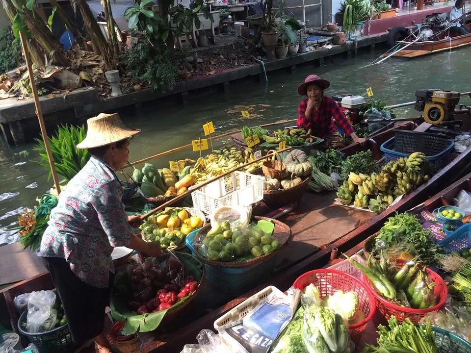 Photo of Khlong Lad Mayom Floating Market, Bang Ramat Road, Bang Ramat, Taling Chan, Bangkok, Thailand by Sagar Gurav
