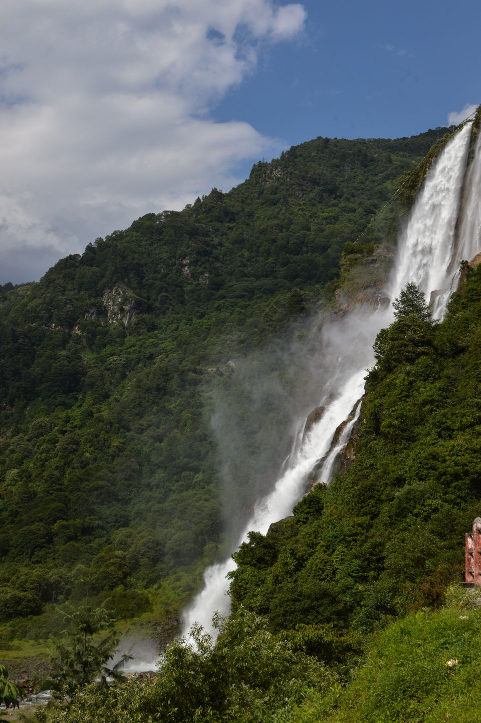 Photo of Jung falls (Nuranang falls), Cona, Shannan by Nirban Kundu